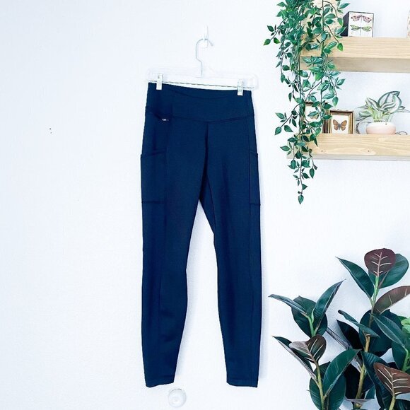 🦋 PATAGONIA Black Leggings Workout Athletic Small Running Casual Everyday Boho - Picture 1 of 5